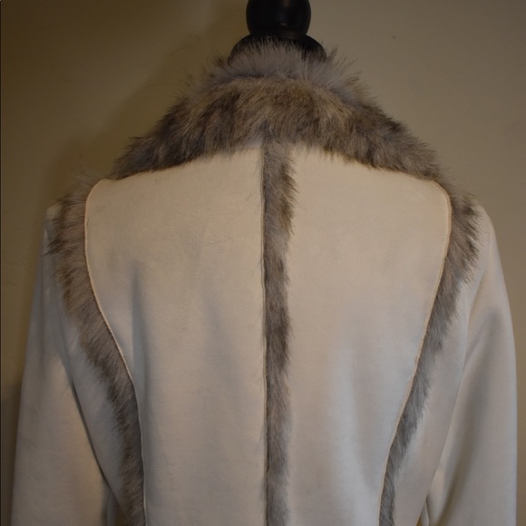 Bebe Faux Fur Women’s Coat! Size: M - Picture 6 of 13